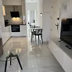 Charming With Year-round Pool & Near Sea Torrevieja