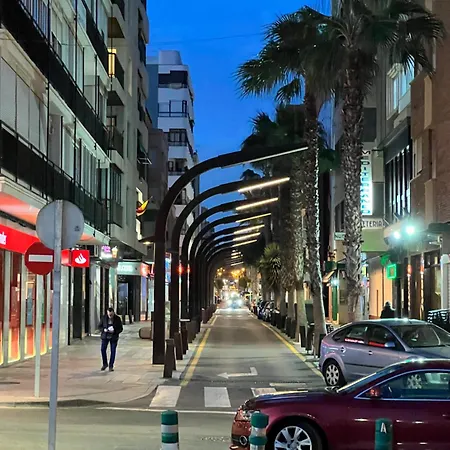 Charming With Year-round Pool & Near Sea