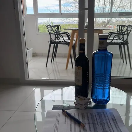 Апартаменты Charming With Year-round Pool & Near Sea Торевьиа
