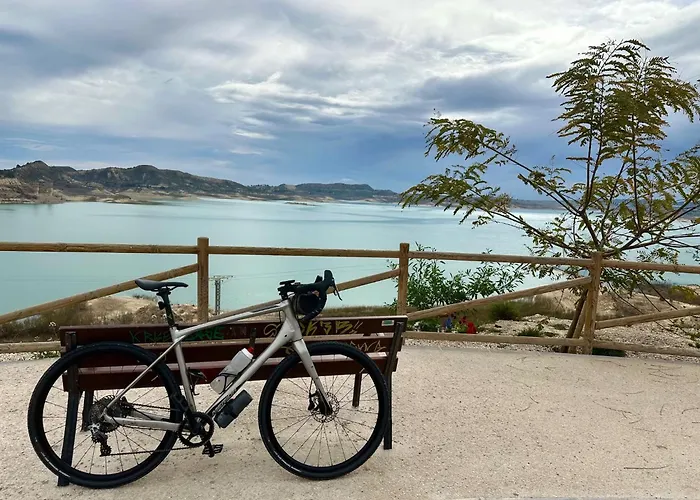 Charming With Year-round Pool & Near Sea شقة