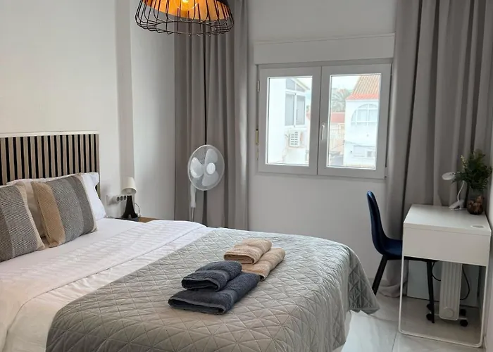 Charming With Year-round Pool & Near Sea *