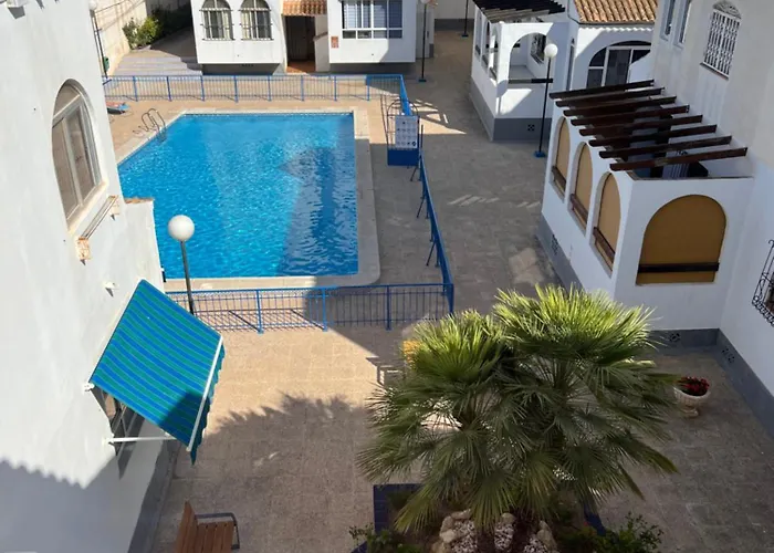 Charming With Year-round Pool & Near Sea * تورّيفيِخا