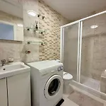 Charming With Year-round Pool & Near Sea Апартаменты *
