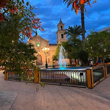 Charming With Year-round Pool & Near Sea Apartamento